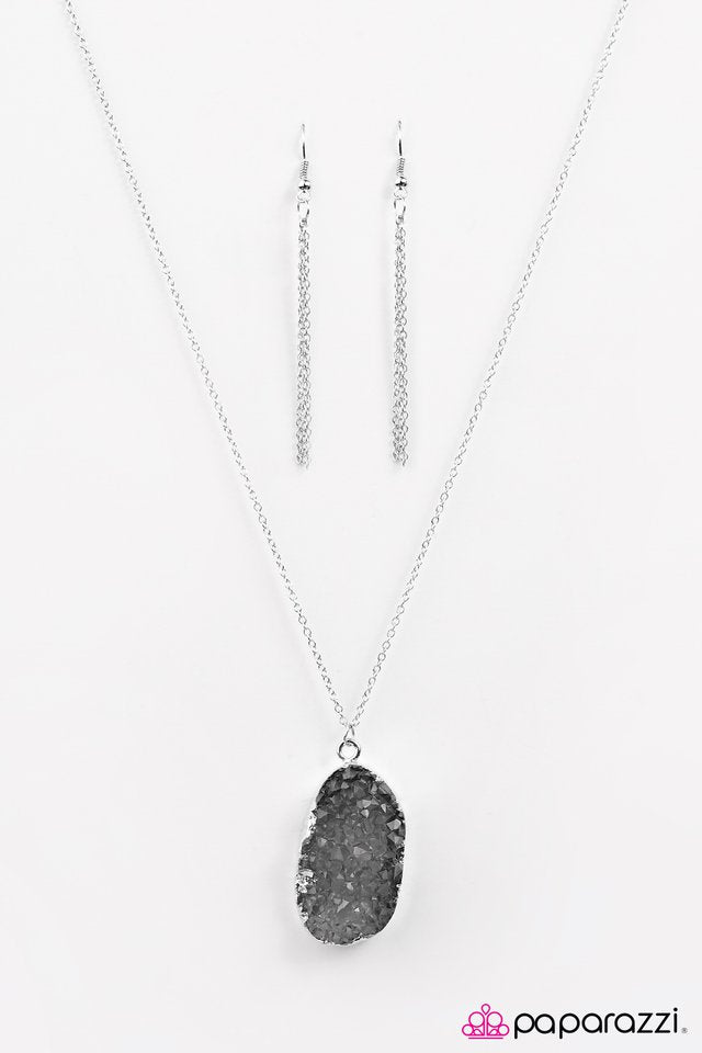 Paparazzi ♥ Glitter Girl - Silver ♥ Necklace