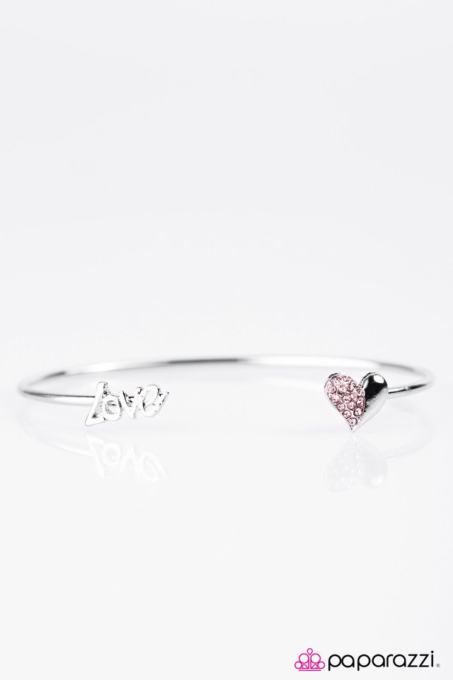 Paparazzi ♥ Let Your Heart Be Your Compass - Pink ♥ Bracelet