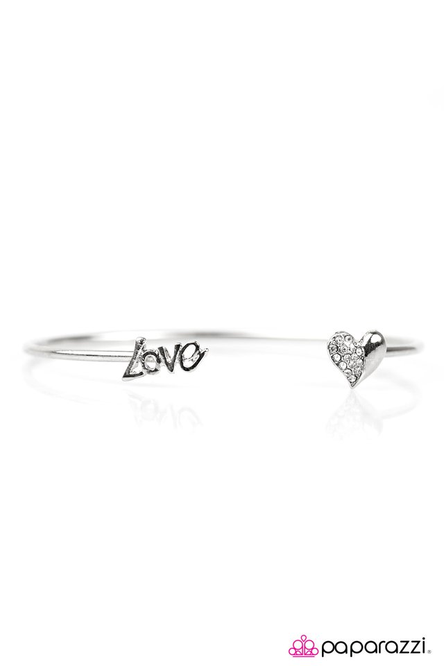Paparazzi ♥ Let Your Heart Be Your Compass - White ♥ Bracelet