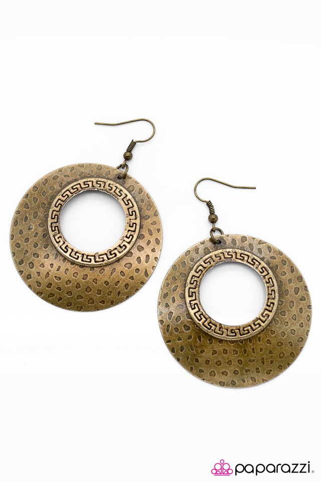 Paparazzi ♥ Lady Lioness - Brass ♥ Earrings