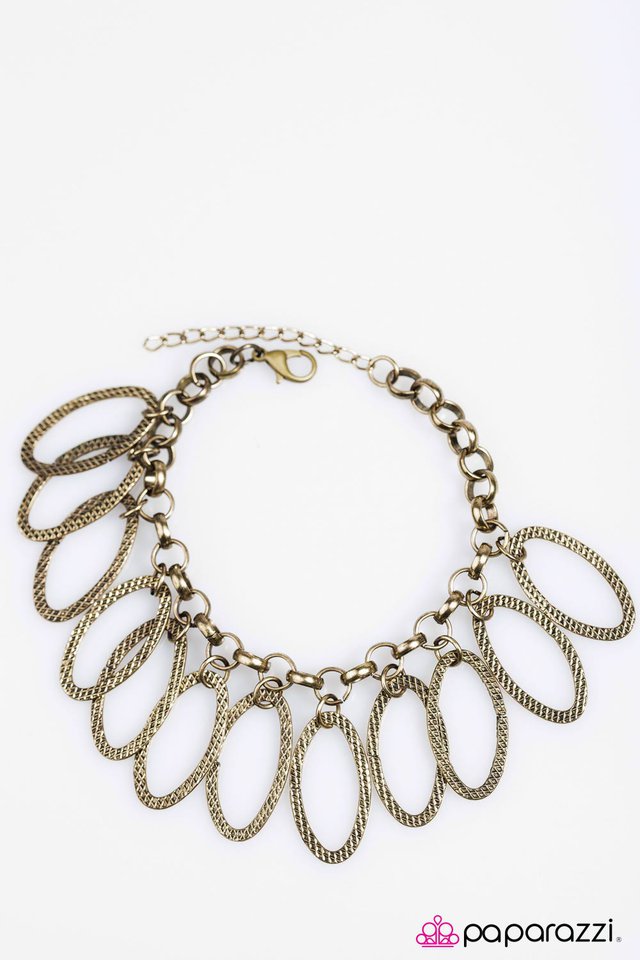 Paparazzi ♥ The Oval Office - Brass ♥ Bracelet
