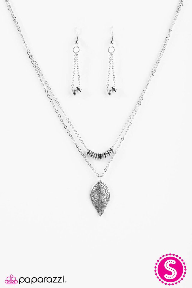 Paparazzi ♥ Autumn Sky - Silver ♥ Necklace