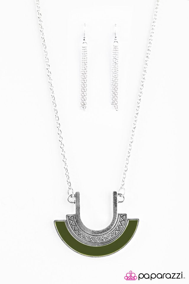 Paparazzi ♥ Foxy Cleopatra - Green ♥ Necklace