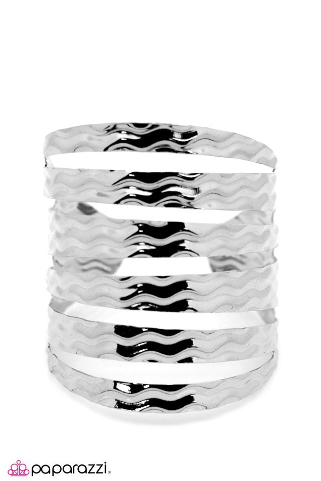 Paparazzi ♥ Off The Cuff - Silver ♥ Bracelet