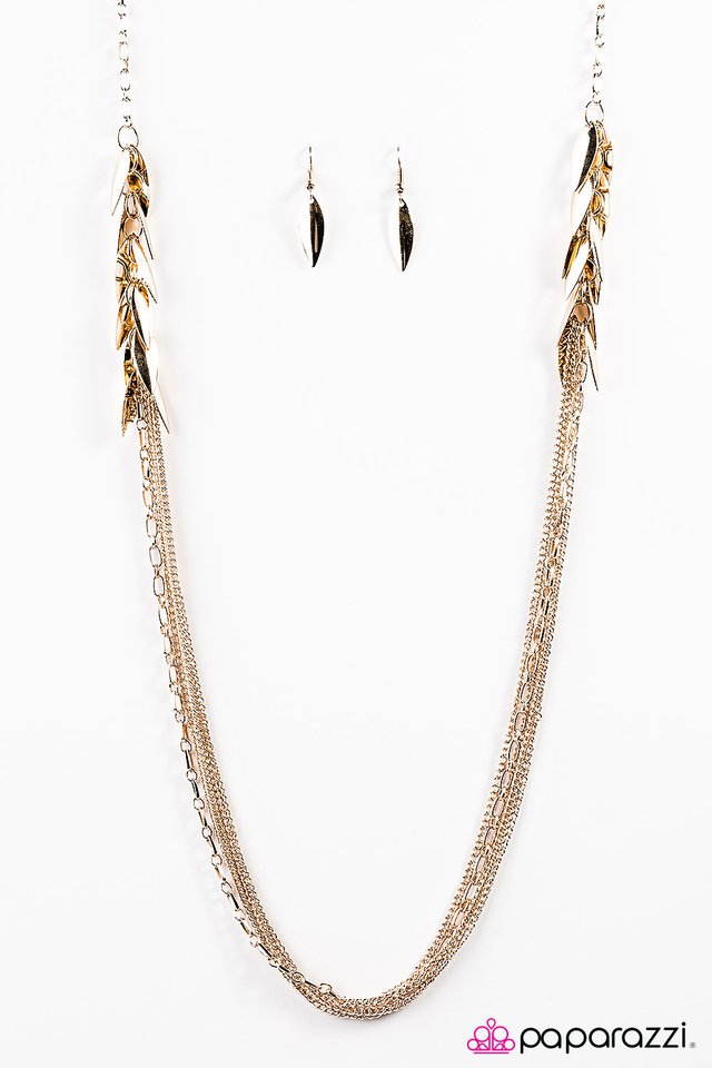 Paparazzi ♥ Feline Fascination - Gold ♥ Necklace
