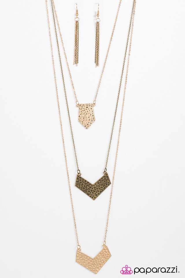Paparazzi ♥ Flash Point - Gold ♥ Necklace