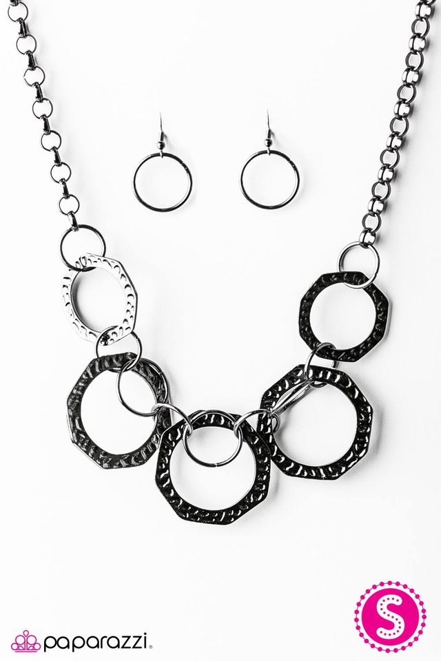 Paparazzi ♥ Cave Couture - Black ♥ Necklace