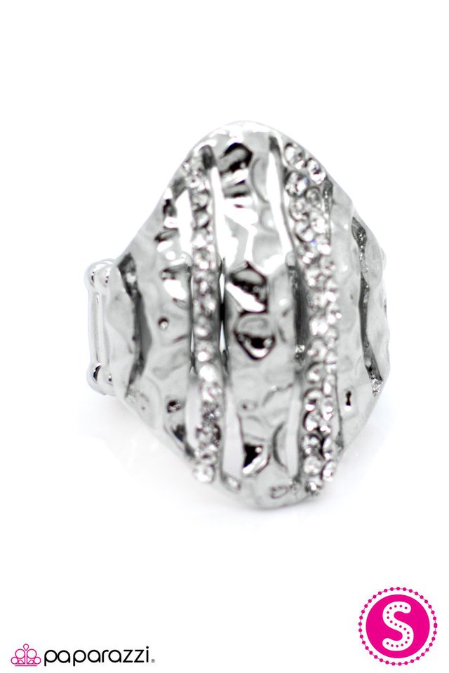 Paparazzi ♥ Curve Appeal - Silver ♥ Ring