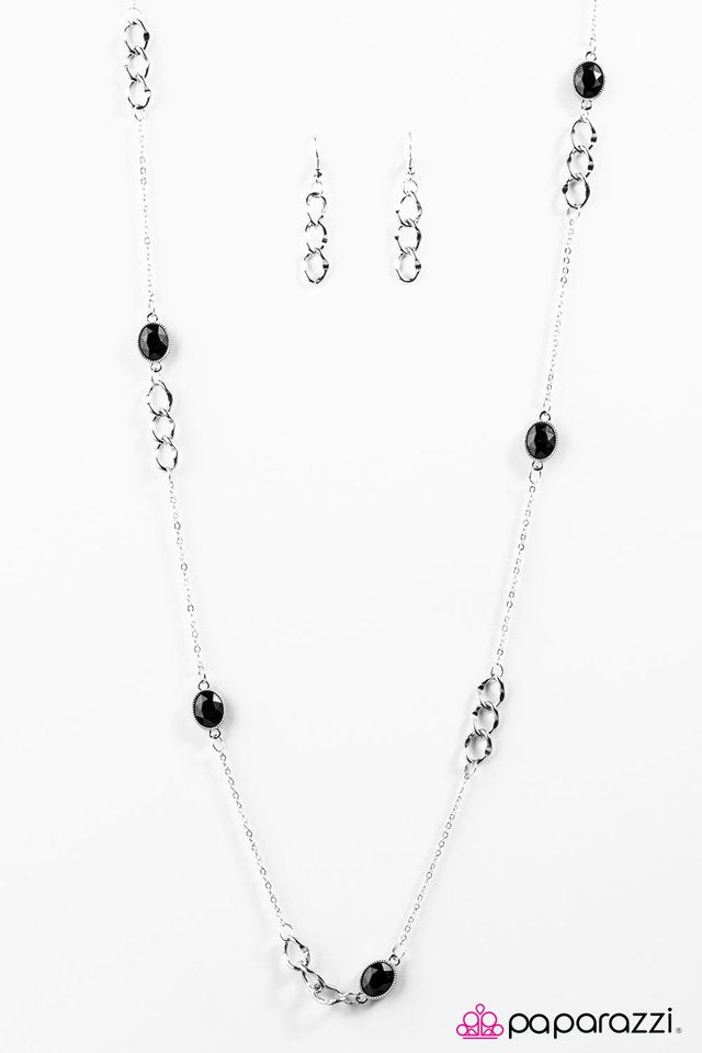 Paparazzi ♥ Parisian Romance - Black ♥ Necklace