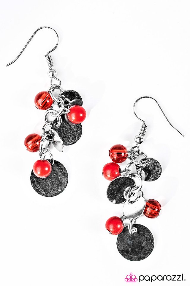 Paparazzi ♥ Shake, Shake, Shake - Red ♥ Earrings