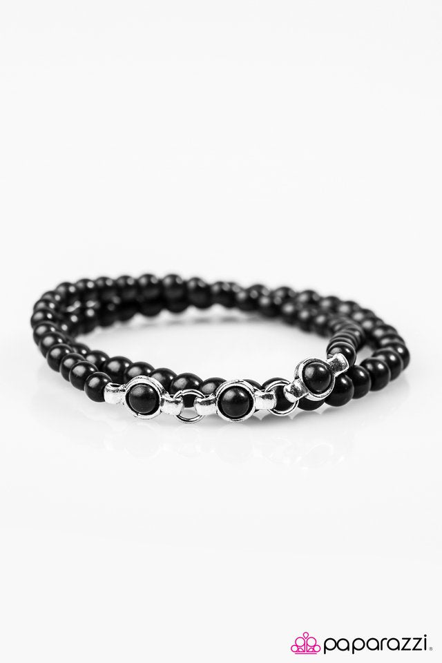 Paparazzi ♥ Everest Explorer - Black ♥ Bracelet