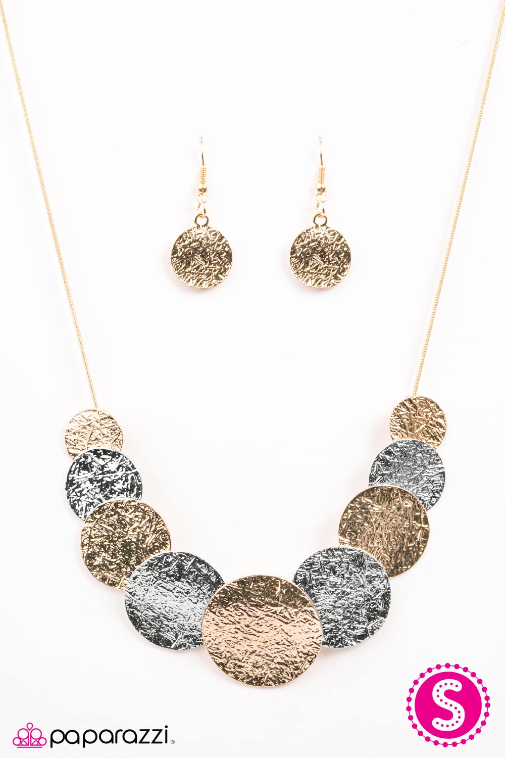 Paparazzi ♥ Cave Rules - Gold ♥ Necklace