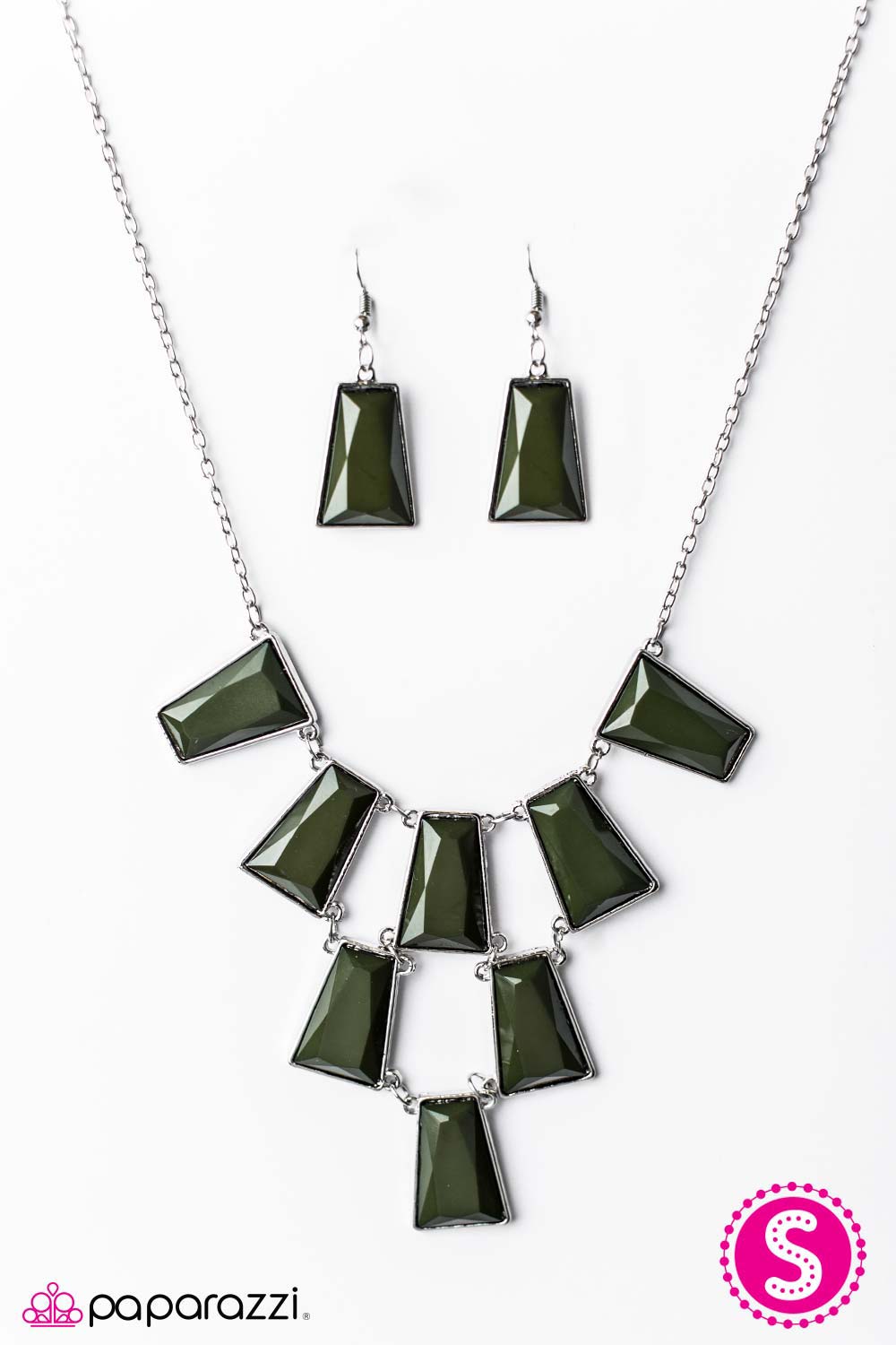 Paparazzi ♥ Anything GALAPAGOS! - Green ♥ Necklace
