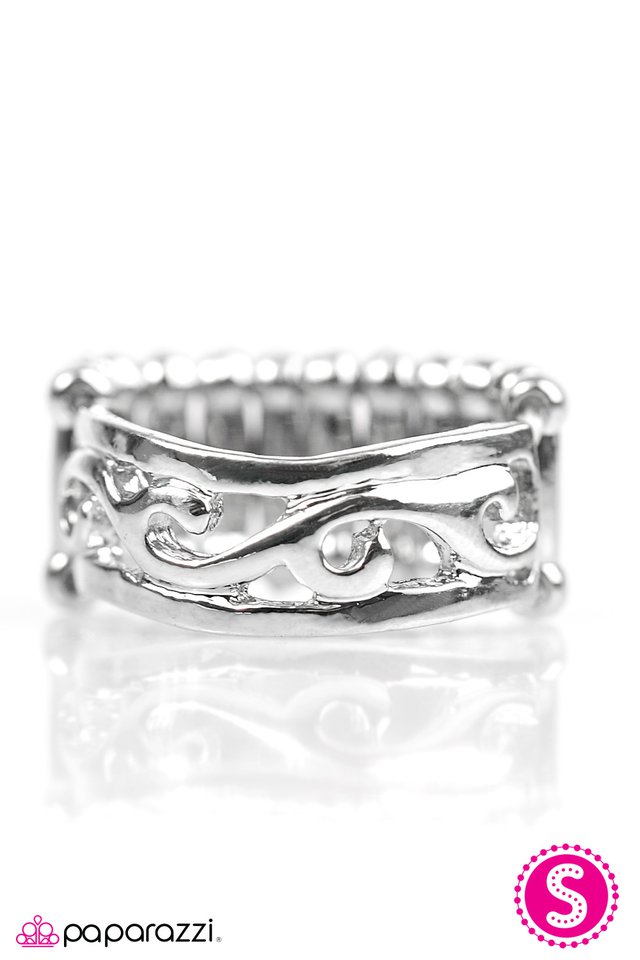 Paparazzi ♥ Beneath The Waves - Silver ♥ Ring