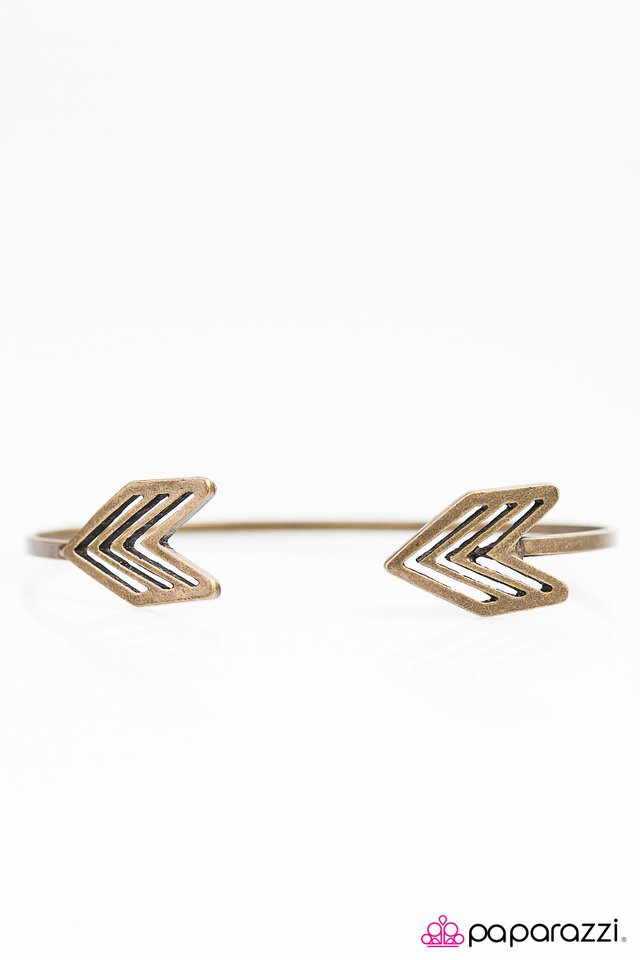 Paparazzi ♥ Aim For The Stars - Brass ♥ Bracelet