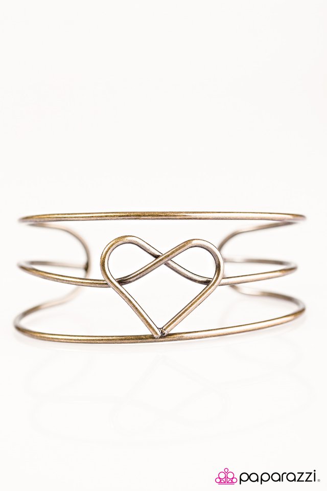 Paparazzi ♥ Heart Harmony - Brass ♥ Bracelet