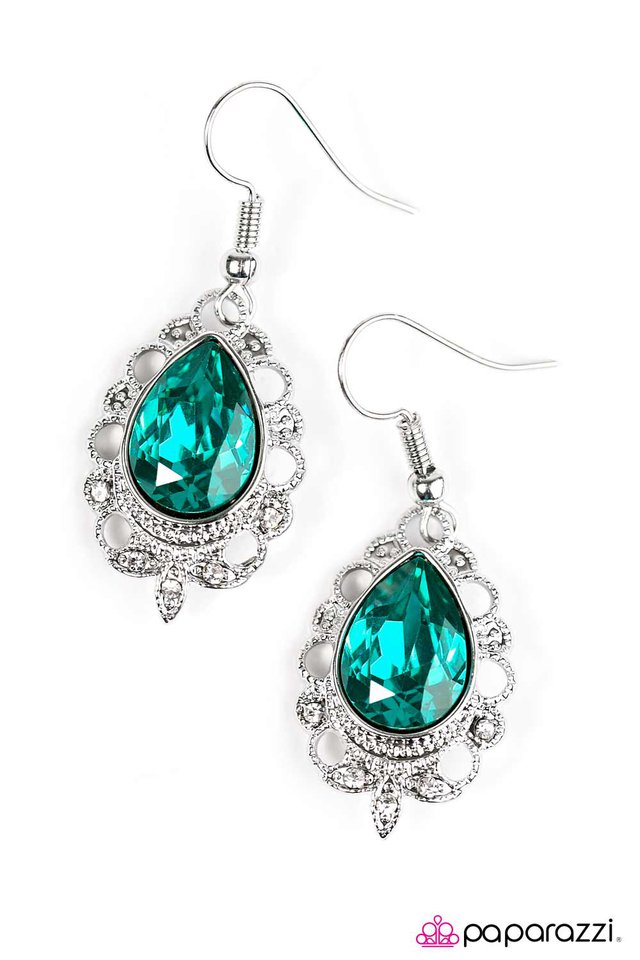 Paparazzi ♥ Classy Casanova - Blue ♥ Earrings