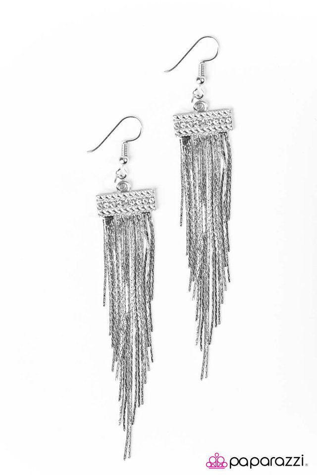 Paparazzi ♥ Fringe Worthy - Silver ♥ Earrings