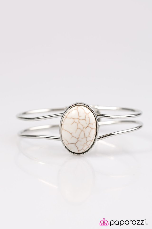 Paparazzi ♥ Painted Desert - White ♥ Bracelet