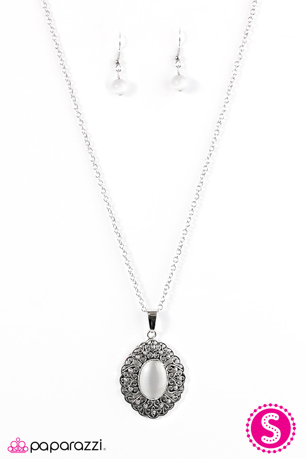 Paparazzi ♥ Big Freeze - Silver ♥ Necklace