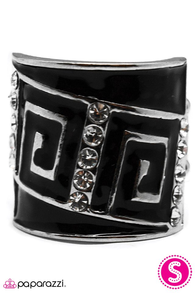 Paparazzi ♥ A-Mazed - Black ♥ Ring