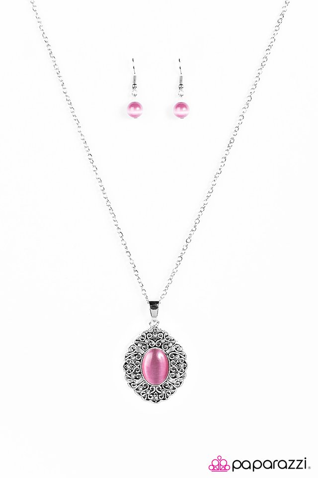 Paparazzi ♥ Big Freeze - Pink ♥ Necklace