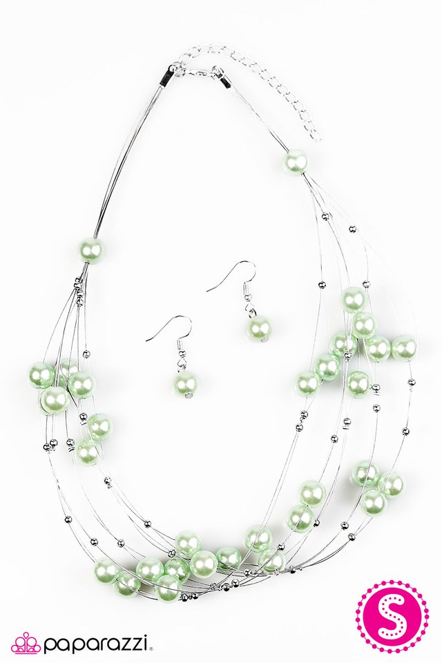 Paparazzi ♥ Pearl Armada - Green ♥ Necklace