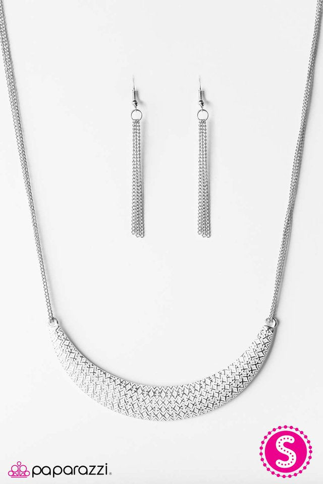 Paparazzi ♥ MOONsoon Season - White ♥ Necklace