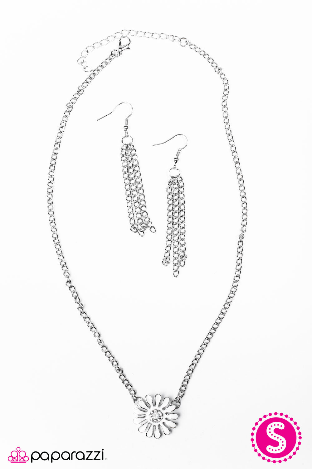 Paparazzi ♥ Bloom With Grace - White ♥ Necklace