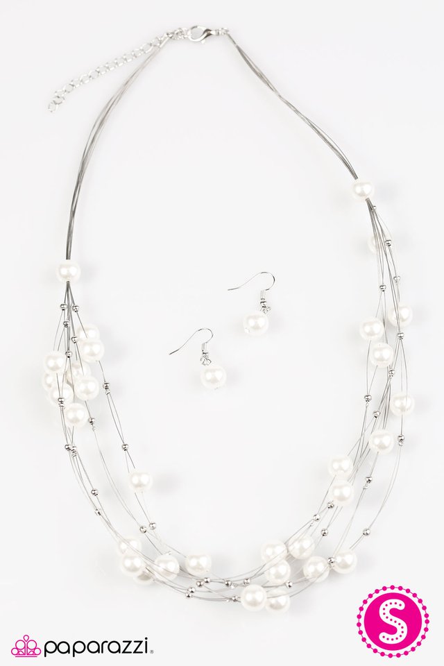 Paparazzi ♥ Pearl Armada - White ♥ Necklace
