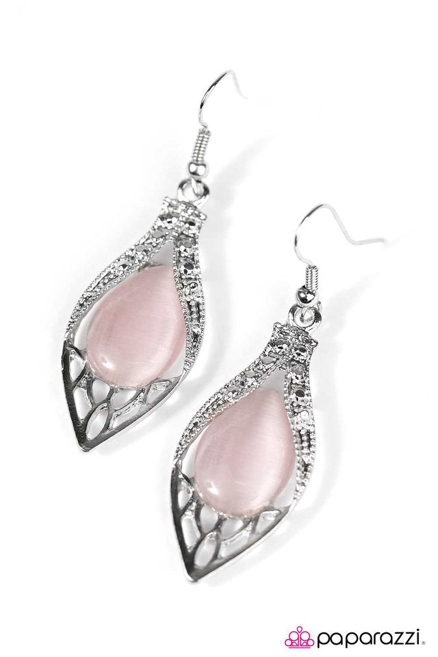 Paparazzi ♥ Loyal Royal - Pink ♥ Earrings