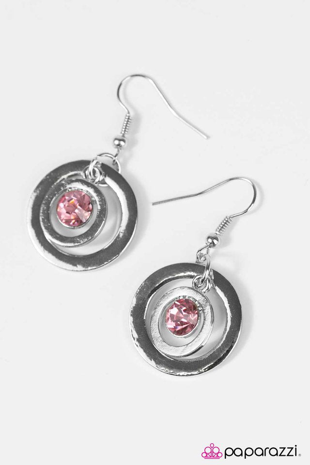 Paparazzi ♥ Dinner On The Moon - Pink ♥ Earrings