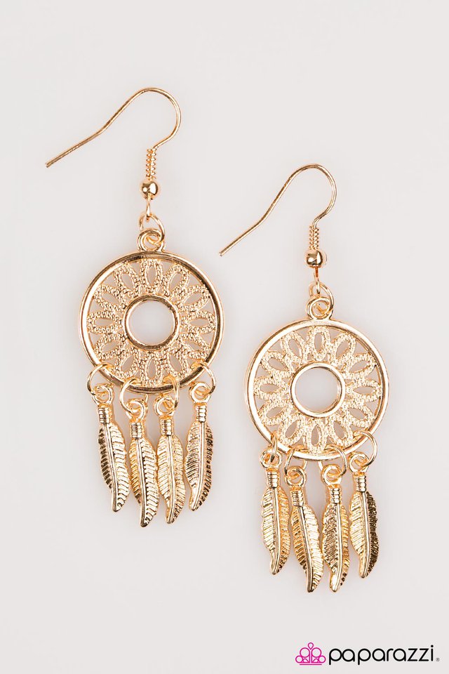 Paparazzi ♥ Suncatcher - Gold ♥ Earrings