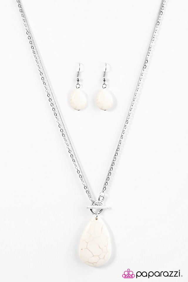 Paparazzi ♥ Earthy Essence - White ♥ Necklace
