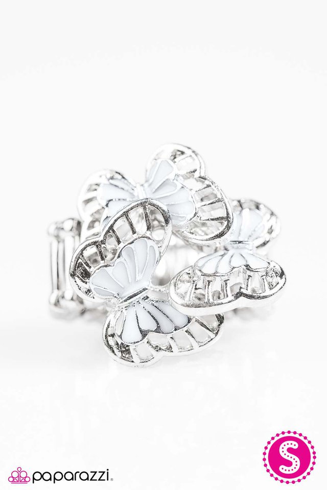 Paparazzi ♥ FLIGHT Song - White ♥ Ring