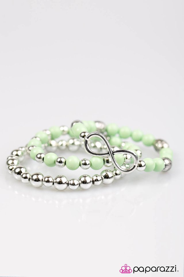 Paparazzi ♥ A Race Against Time 2 - Green ♥ Bracelet