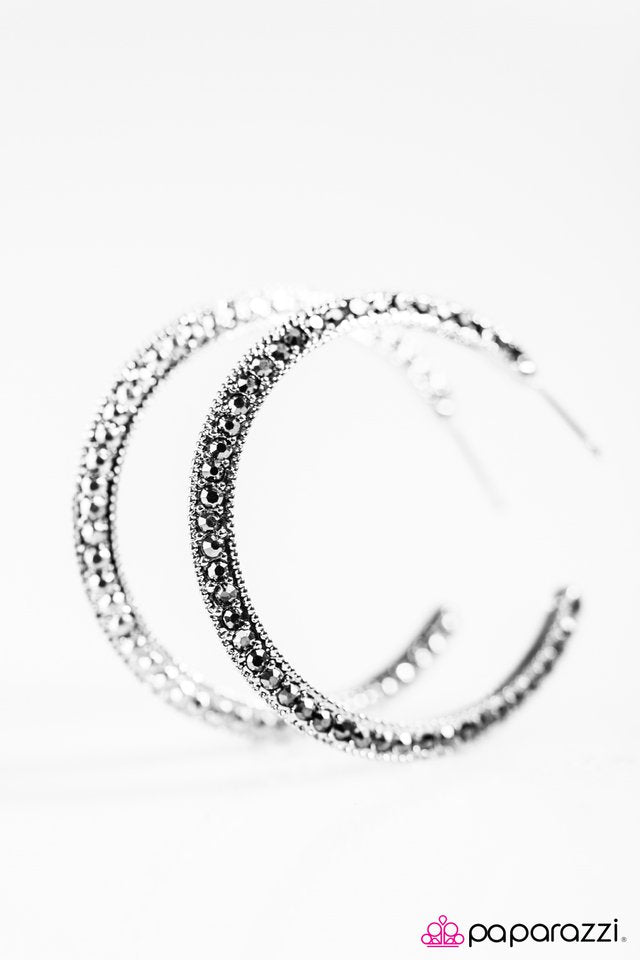 Paparazzi ♥ Sassy Stardom - Silver ♥ Earrings
