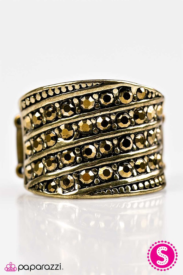 Paparazzi ♥ Highway Robbery - Brass ♥ Ring