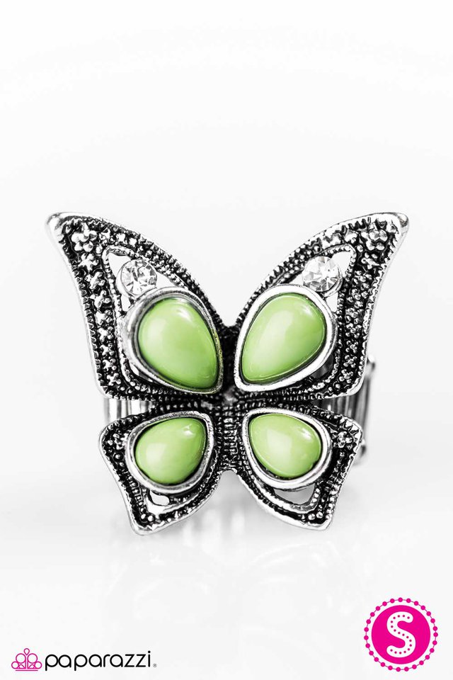 Paparazzi ♥ Fly As A Butterfly - Green ♥ Ring