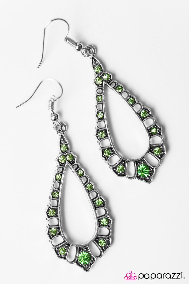 Paparazzi ♥ Girl Glam - Green ♥ Earrings