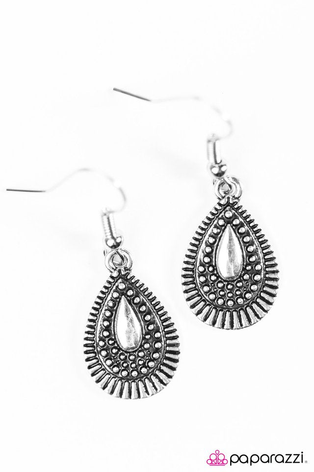 Paparazzi ♥ Rain Parade - Silver ♥ Earrings