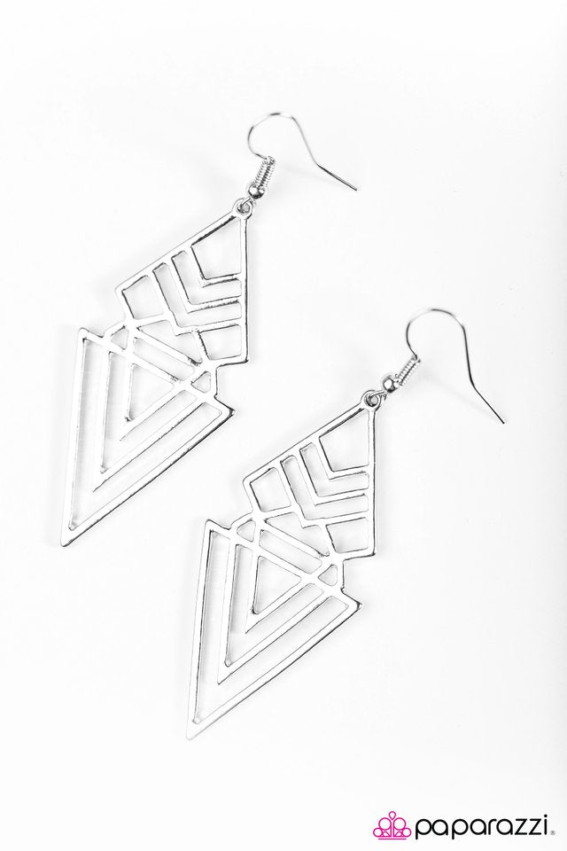 Paparazzi ♥ Dont Feed The Animals - Silver ♥ Earrings