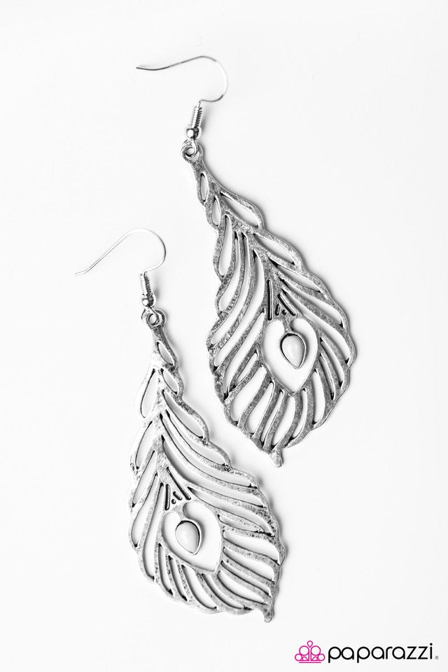 Paparazzi ♥ Let Your Heart Soar - Silver ♥ Earrings