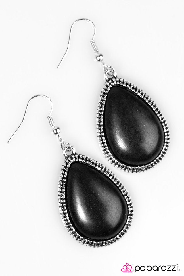 Paparazzi ♥ Desert Tears - Black ♥ Earrings