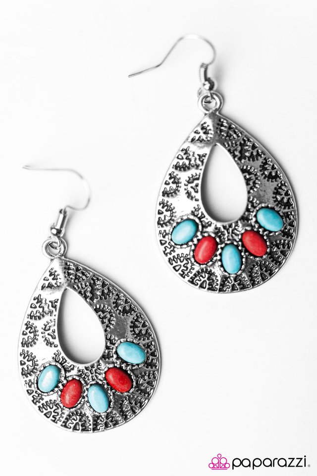 Paparazzi ♥ Canyon Carnivore - Multi ♥ Earrings