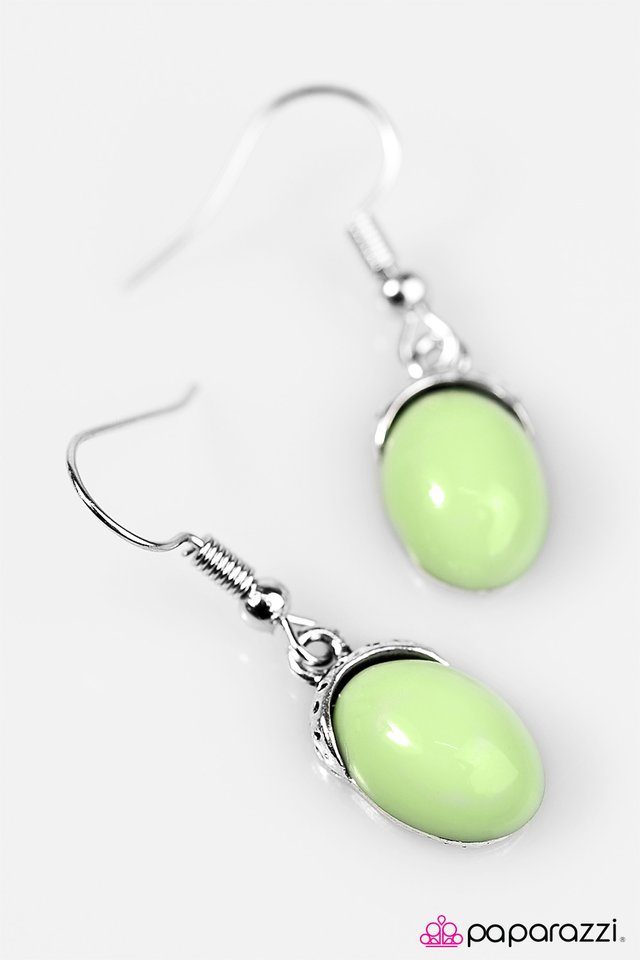 Paparazzi ♥ Color Scheme - Green ♥ Earrings