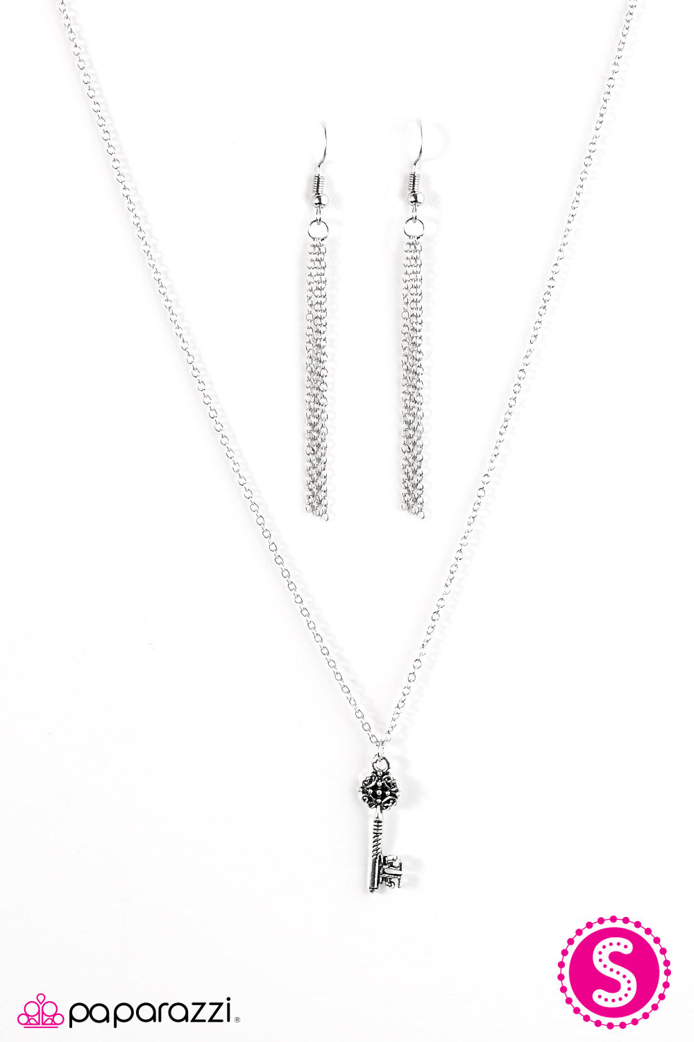Paparazzi ♥ Best Kept Secret - Silver ♥ Necklace