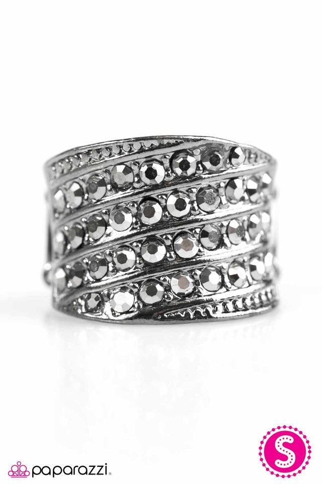 Paparazzi ♥ Highway Robbery - Black ♥ Ring