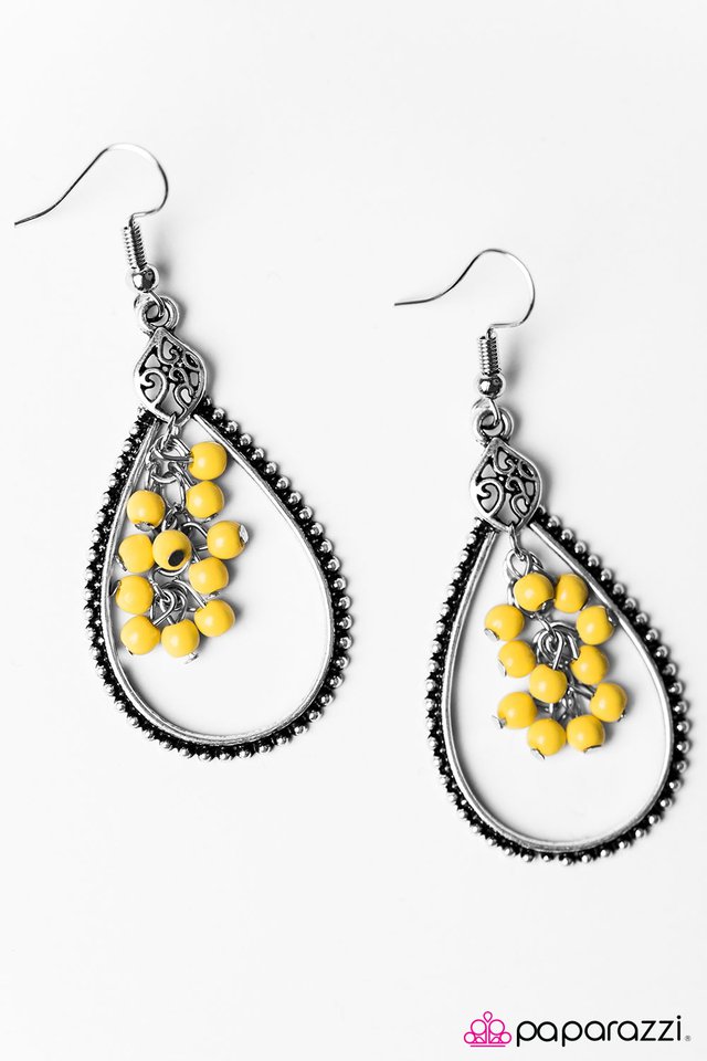 Paparazzi ♥ Right As Rain - Yellow ♥ Earrings