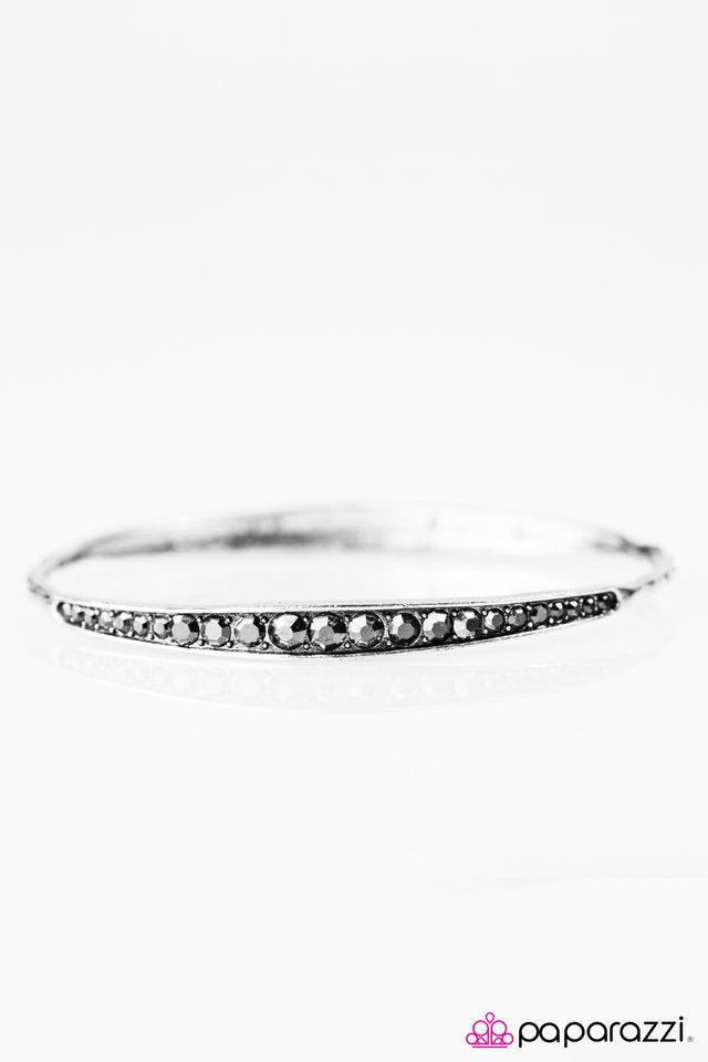 Paparazzi ♥ Rub Some GLITTER On It - Silver ♥ Bracelet